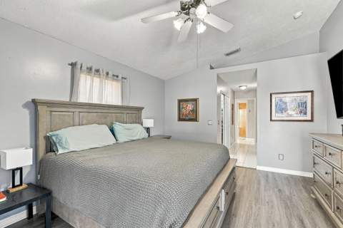 2801 SE Hutchings Avenue, Port St. Lucie FL - photo 15 of 36