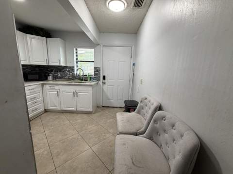 605 Ixoria Avenue #Unit 21, Fort Pierce FL - photo 6 of 17