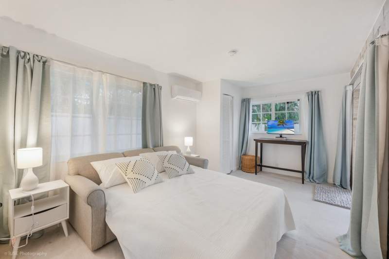 3 bedroom Single Family Residence at 1311 Pierce Street, Hollywood Lakes Section, Hollywood — photo 4