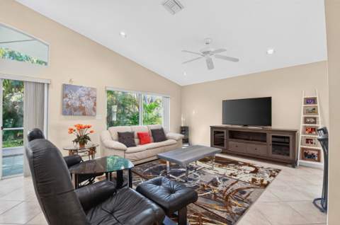 9864 Arbor View Drive, Boynton Beach FL - photo 8 of 45