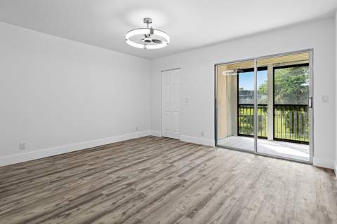 6585 Kensington Lane #Apt 207, Delray Beach FL - photo 16 of 26