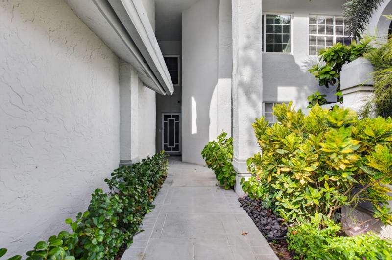 2 bedroom Condominium at 11611 Briarwood Circle #3, Briarwood At Indian Springs Condo, Boynton Beach — photo 4