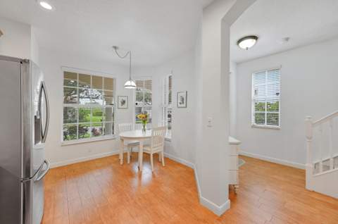 654 Castle Drive, Palm Beach Gardens FL - photo 6 of 35