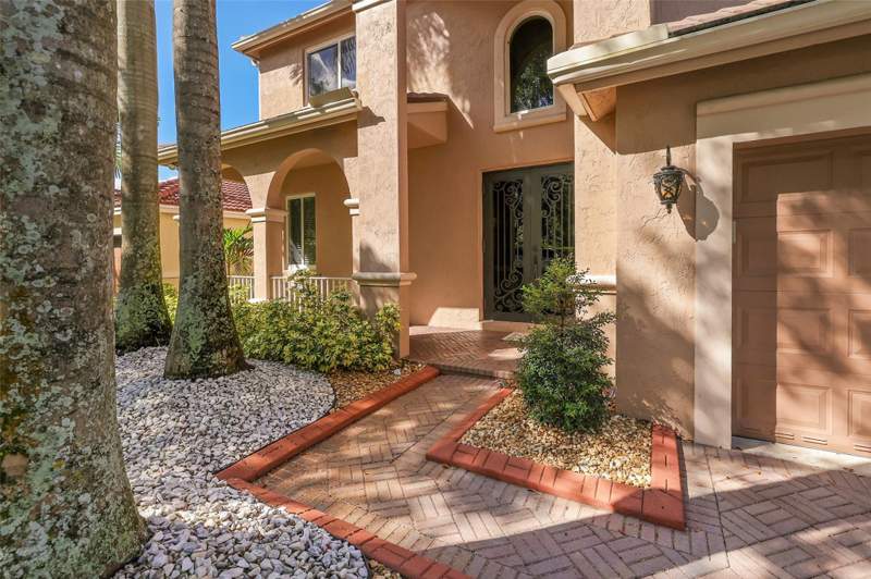 5 bedroom Single Family Residence at 1020 Lavender Circle, Sector 2-Parcels 17, 18,, Weston — photo 3