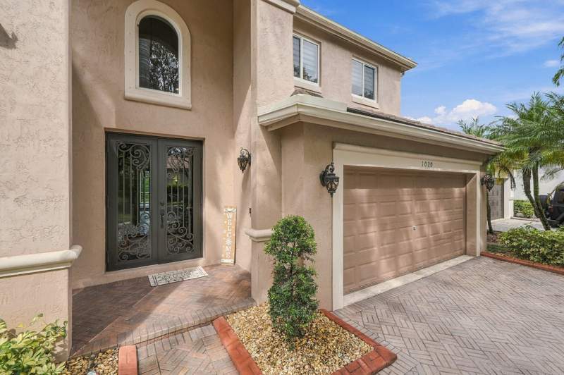 5 bedroom Single Family Residence at 1020 Lavender Circle, Sector 2-Parcels 17, 18,, Weston — photo 4