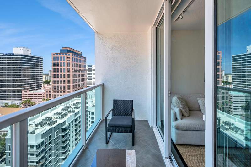 1 bedroom Condominium at 350 SE 2nd Street #1980, 350 Las Olas Place Condo, Fort Lauderdale — photo 5