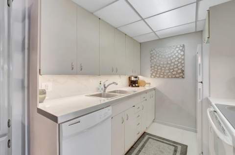2051 Cambridge C, Deerfield Beach FL - photo 8 of 76