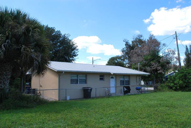 3 bedroom Single Family Residence at 1223 McCray Court, McCray Court Subdivision, Fort Pierce — photo 4