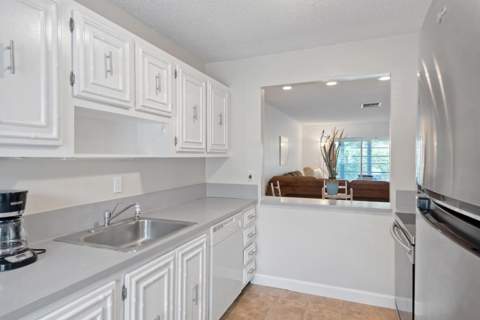13670 Via Flora #B, Delray Beach FL - photo 8 of 39