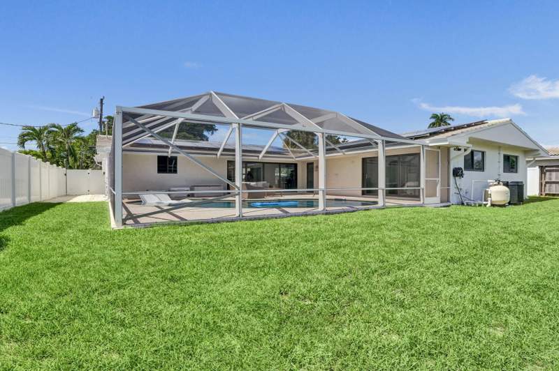 2 bedroom Single Family Residence at 5820 NE 14th Way, Coral Ridge Isles, Fort Lauderdale — photo 2