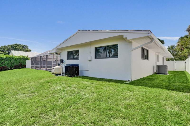2 bedroom Single Family Residence at 5820 NE 14th Way, Coral Ridge Isles, Fort Lauderdale — photo 4