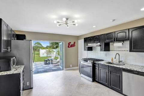 5958 Triphammer Road, Lake Worth FL - photo 13 of 39