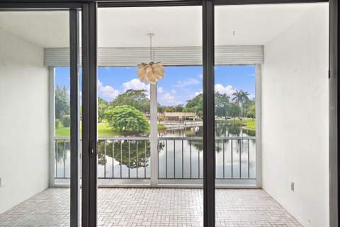 5860 NW 64th Avenue #201, Tamarac FL - photo 13 of 18