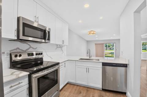163 Lake Evelyn Drive, West Palm Beach FL - photo 8 of 43