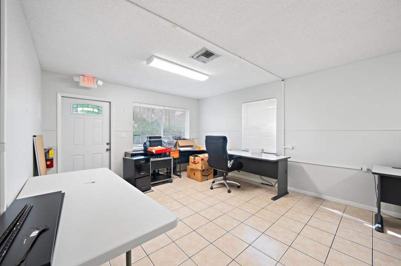 3 bedroom Single Family Residence at 1615 S N Street, Lake Worth Town Of Add 1, Lake Worth — photo 4