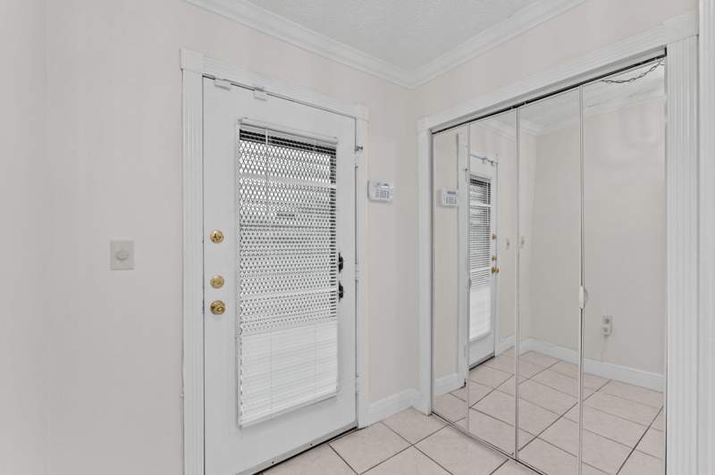 2 bedroom Condominium at 6085 N Sabal Palm Boulevard #107, Lakes Of Carriage Hills, Tamarac — photo 3
