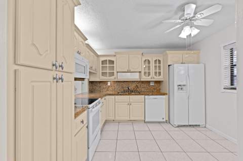 6085 N Sabal Palm Boulevard #107, Tamarac FL - photo 14 of 44