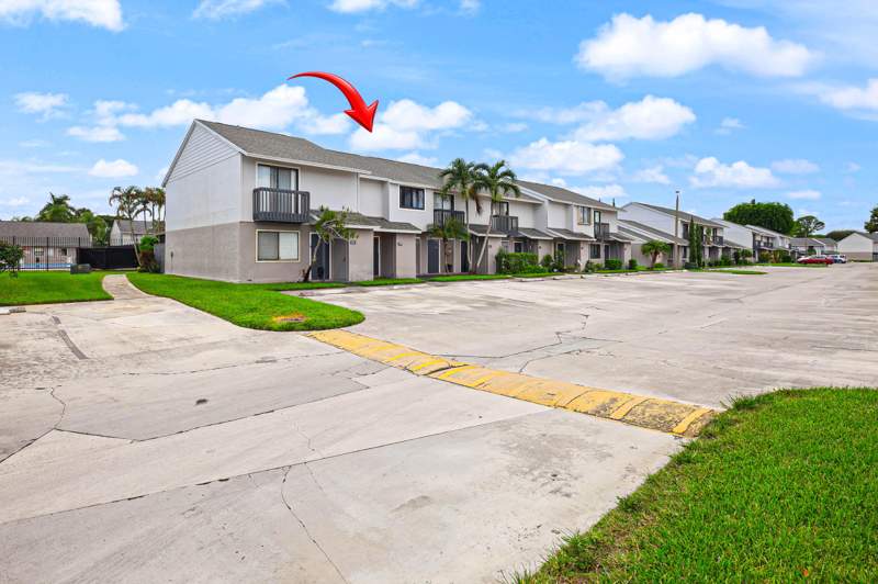 2 bedroom Townhouse at 4605 Pier Drive #4605, Canalake Replat, Greenacres — photo 2