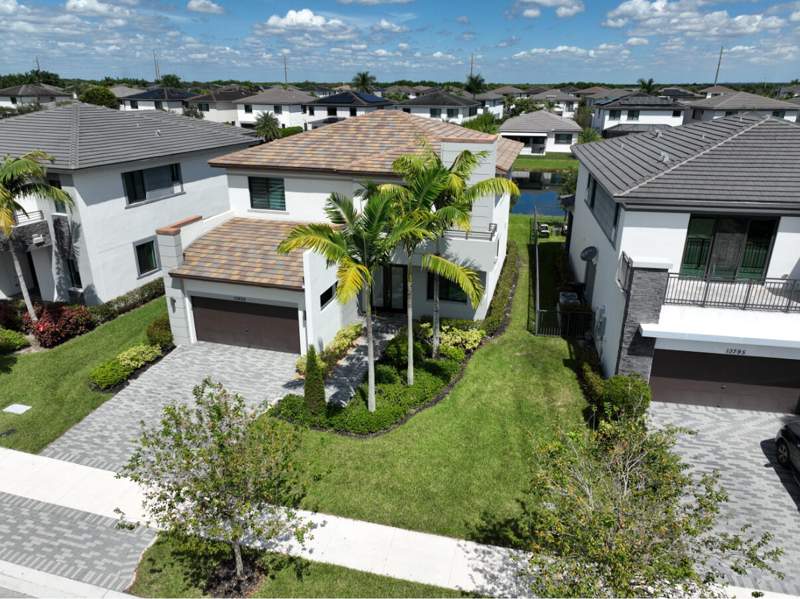 4 bedroom Single Family Residence at 10805 Pacifica Way, Triple H Ranch Plat, Parkland — photo 4