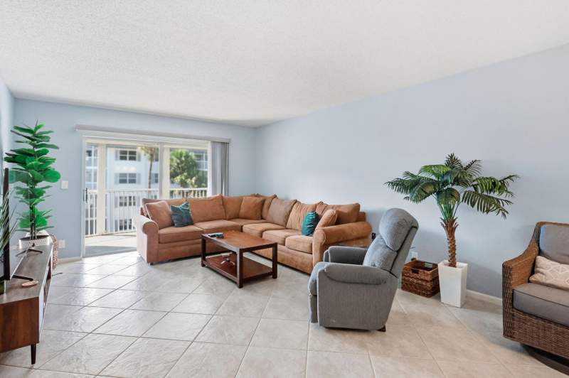 2 bedroom Condominium at 800 E Camino Real #312, Atrium Condo S 1/2 Of Lt 1, All Lts 2,7 And 8, Boca Raton — photo 5