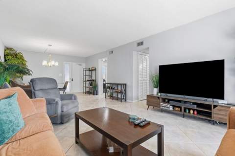 800 E Camino Real #312, Boca Raton FL - photo 8 of 37