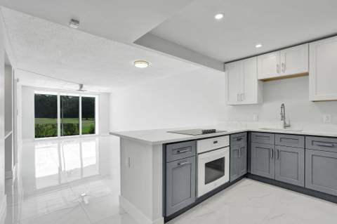 575 Oaks Lane #104, Pompano Beach FL - photo 7 of 20