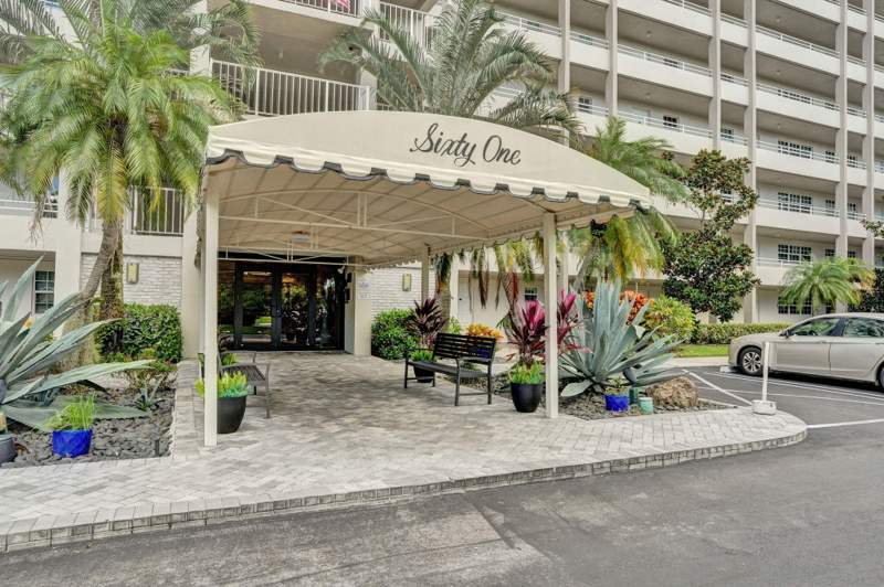 1 bedroom Condominium at 575 Oaks Lane #104, No 61 Palm-Aire Country Club, Pompano Beach — photo 2