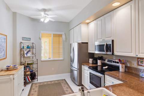 19 Harbour Isle Drive #106, Fort Pierce FL - photo 9 of 35