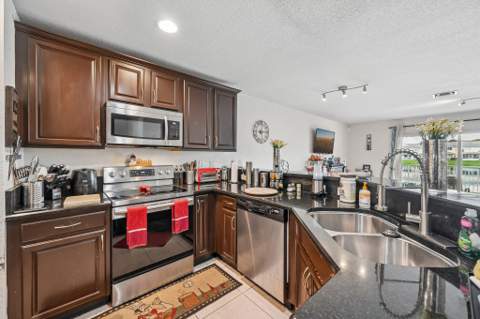 8985 Lancaster Street, Tamarac FL - photo 13 of 24