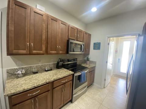 3964 Poinciana Lane, Hollywood FL - photo 8 of 35