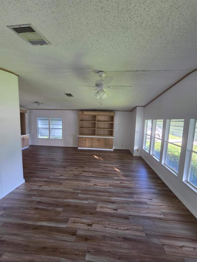 2 bedroom Manufactured Home at 8372 Gallberry Circle, Savanna Club Plat III, Port St. Lucie — photo 3