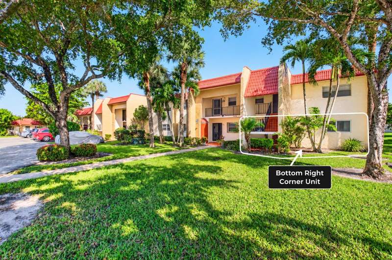 2 bedroom Condominium at 163 Lake Evelyn Drive, Golden Lakes Village Condo 1 Thru 13-A, West Palm Beach — photo 2