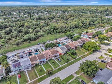 6224 SW 7th Street, Margate FL - photo 11 of 75