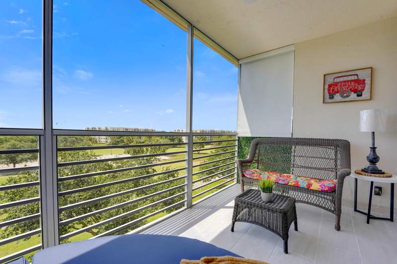 3 bedroom Condominium at 3800 Oaks Clubhouse Drive #503, No 70 Palm-Aire Country Club, Pompano Beach — photo 2