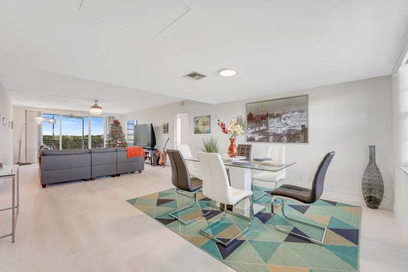 3 bedroom Condominium at 3800 Oaks Clubhouse Drive #503, No 70 Palm-Aire Country Club, Pompano Beach — photo 4
