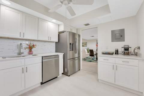 3800 Oaks Clubhouse Drive #503, Pompano Beach FL - photo 7 of 13