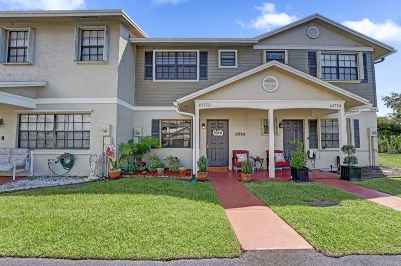 2 bedroom Townhouse at 10772 NW 11th Street, Pembroke Pointe Section Three, Pembroke Pines — photo 4