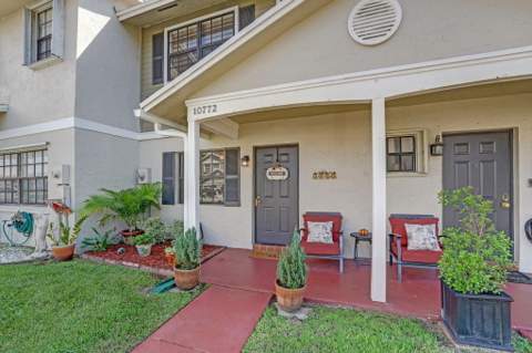 10772 NW 11th Street, Pembroke Pines FL - photo 6 of 29