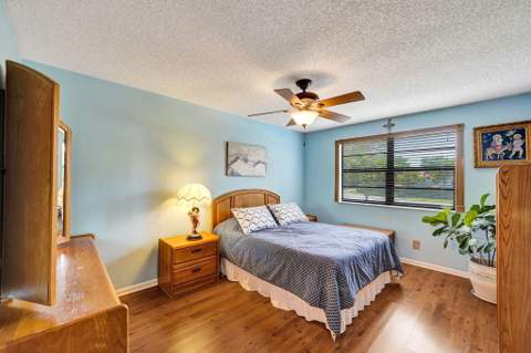 10772 NW 11th Street, Pembroke Pines FL - photo 19 of 29