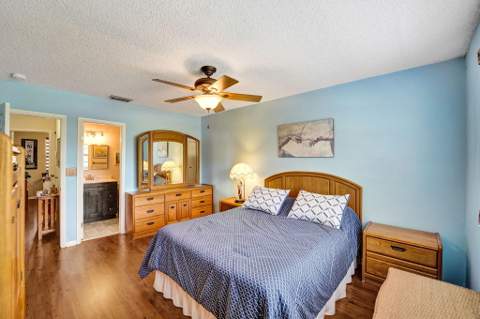 10772 NW 11th Street, Pembroke Pines FL - photo 21 of 29