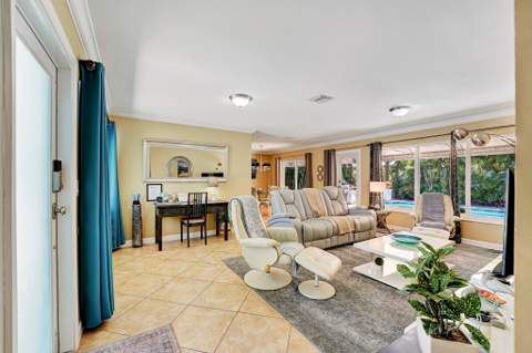 3488 NE 19th Avenue, Oakland Park FL - photo 10 of 36