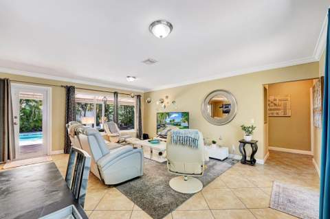3488 NE 19th Avenue, Oakland Park FL - photo 11 of 36