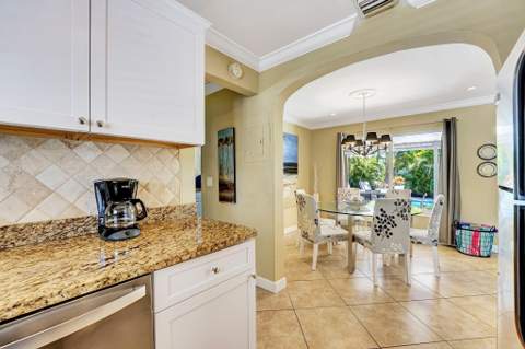 3488 NE 19th Avenue, Oakland Park FL - photo 15 of 36