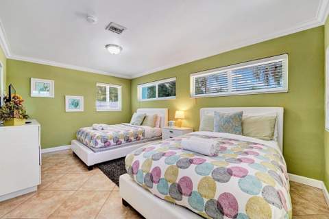 3488 NE 19th Avenue, Oakland Park FL - photo 22 of 36