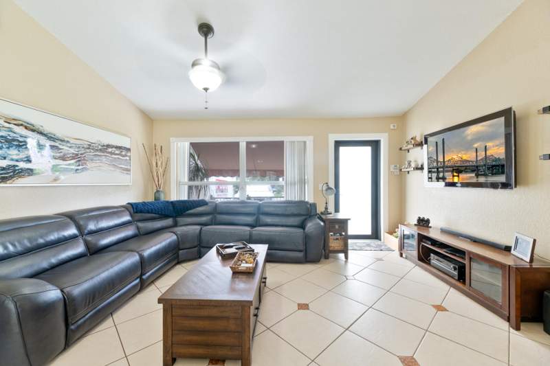 3 bedroom Single Family Residence at 11841 NW 33rd Street, Sunrise Golf Village, Sunrise — photo 5