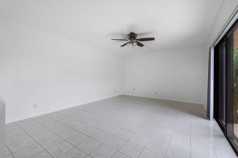 2 bedroom Townhouse at 124 Lake Arbor Drive, Lakewood, Palm Springs — photo 3
