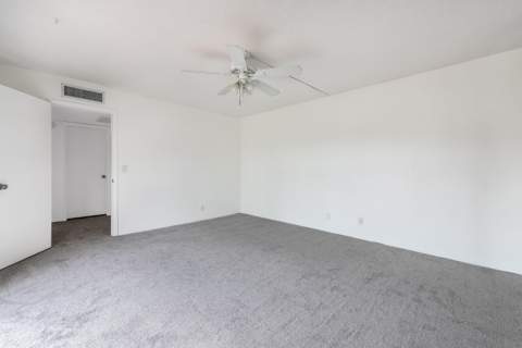124 Lake Arbor Drive, Palm Springs FL - photo 23 of 37