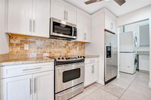 2142 NE 17th Avenue, Wilton Manors FL - photo 21 of 36