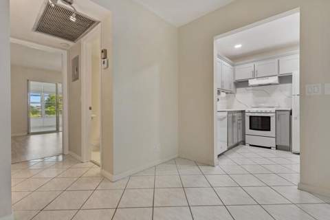 4028 Berkshire B #4028, Deerfield Beach FL - photo 22 of 29