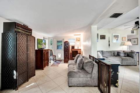 4541 NE 14th Terrace, Pompano Beach FL - photo 8 of 41